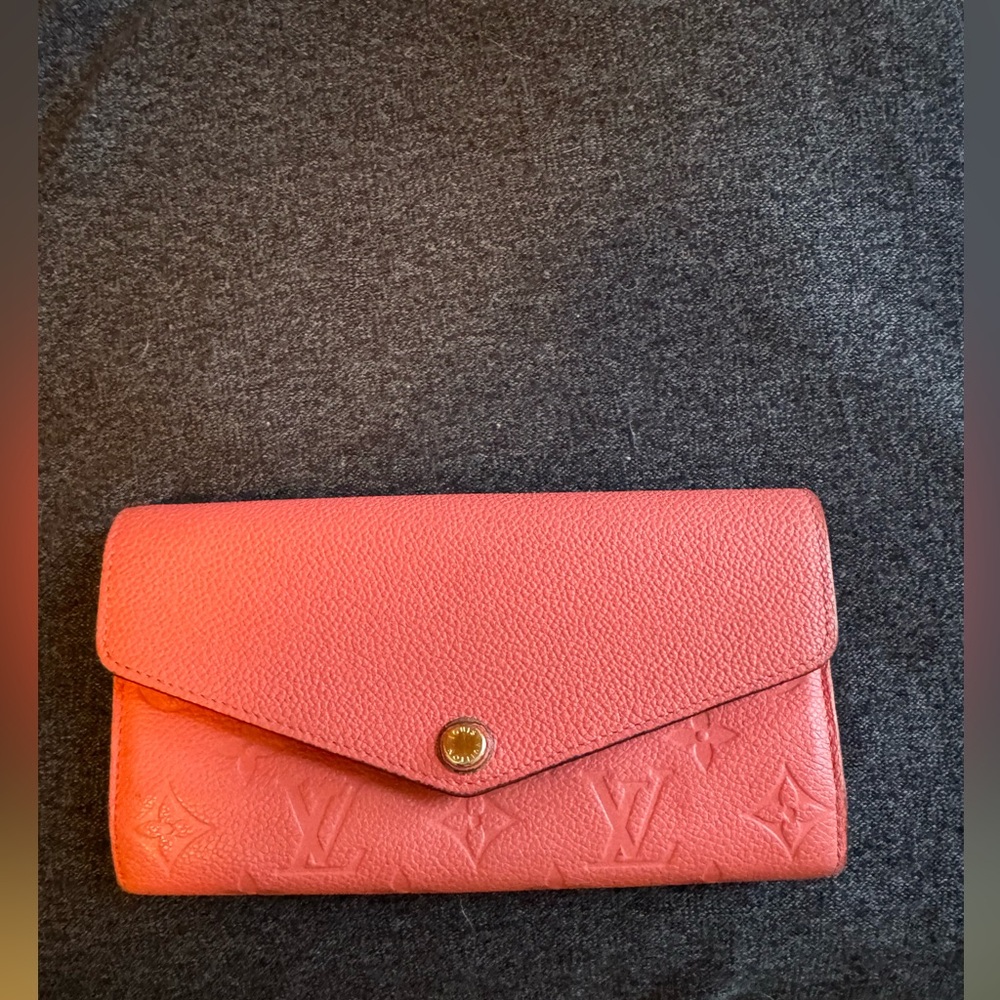 💖SALE‼️Louis Empriente Pink Snappy Wallet w dusty and COA.💖